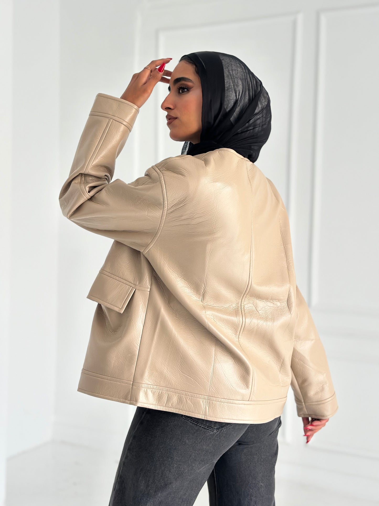 Short Leather Jacket -baje