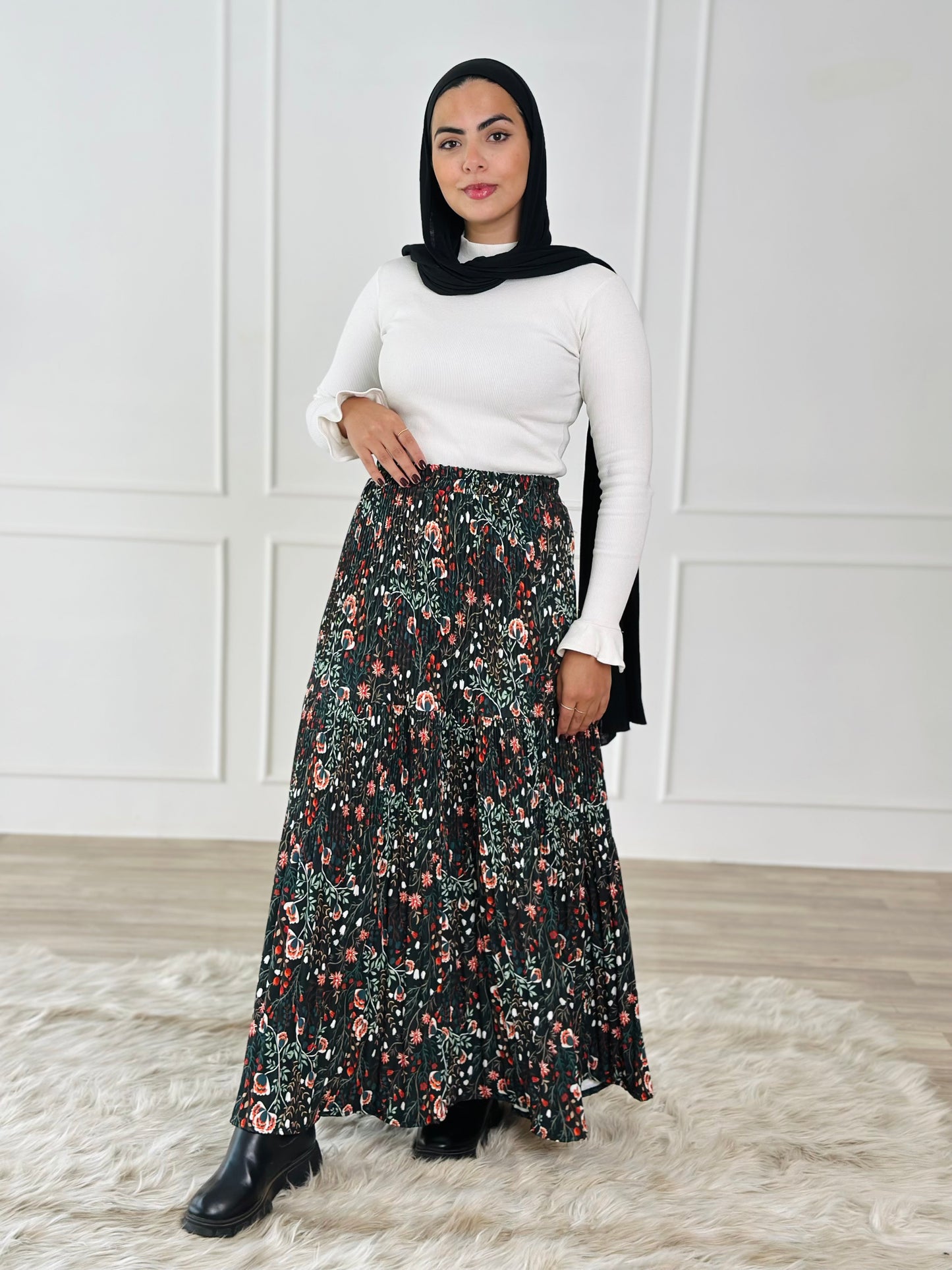 Pillise Printed Skirt - black flowers