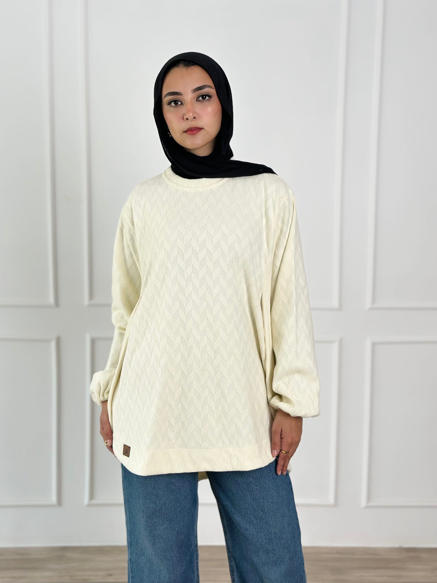 Curved top- offwhite