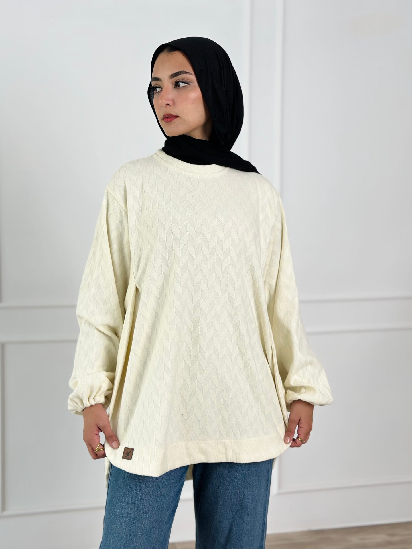 Curved top- offwhite