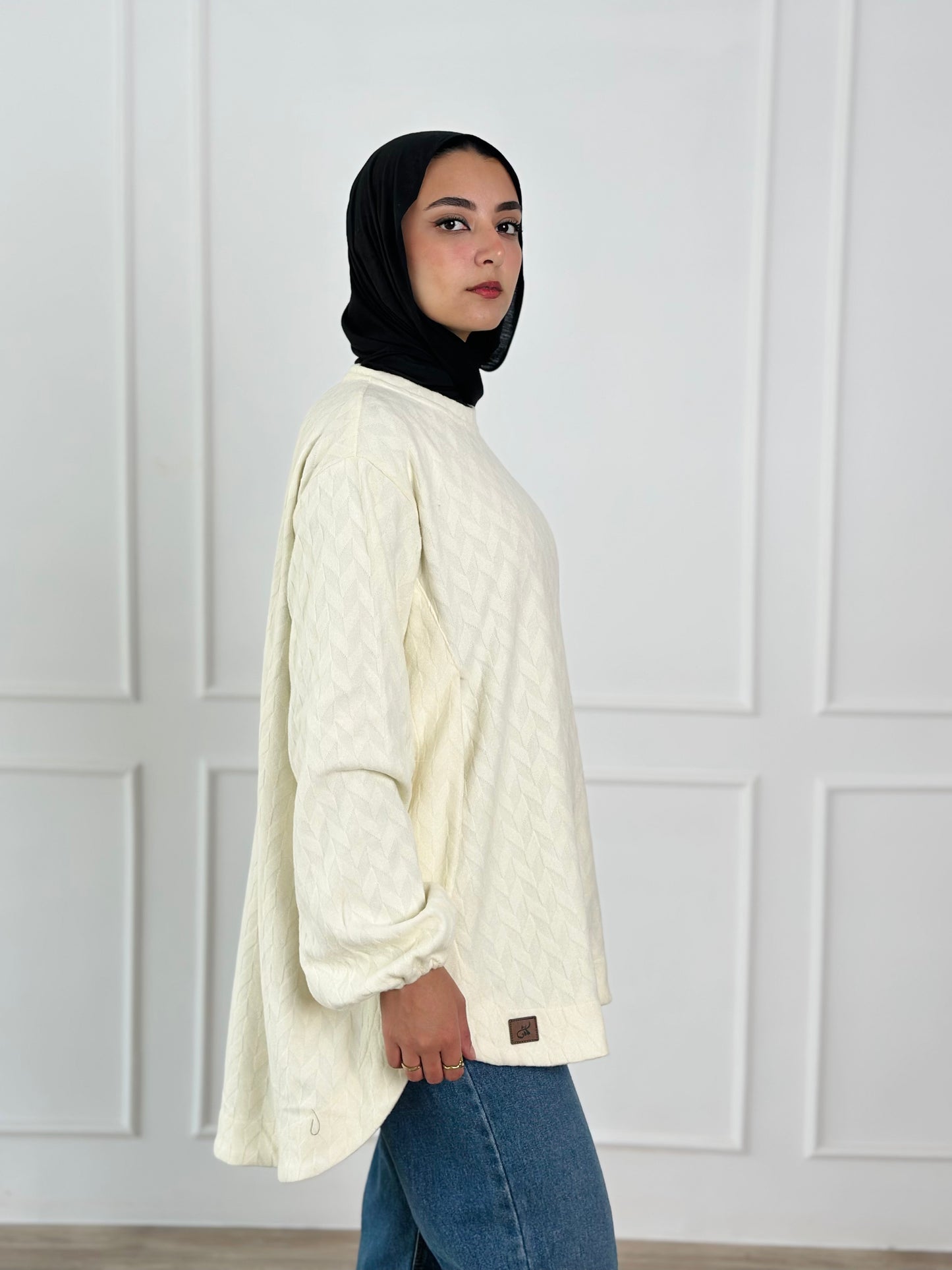 Curved top- offwhite